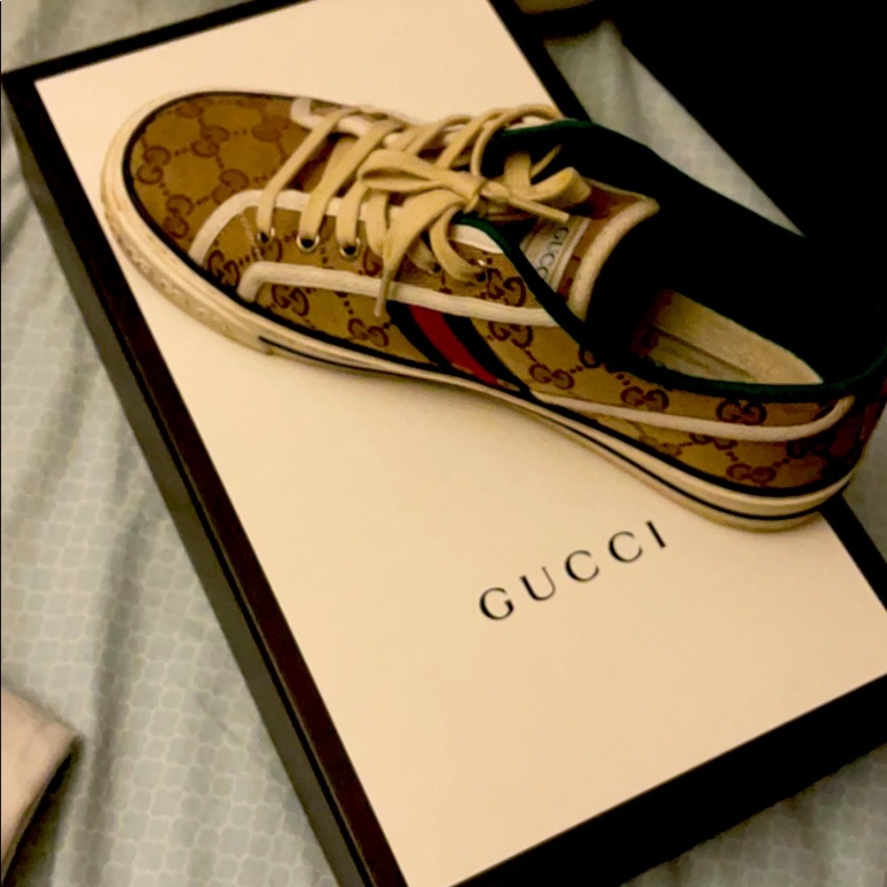 Small for me is size 7 and good condition